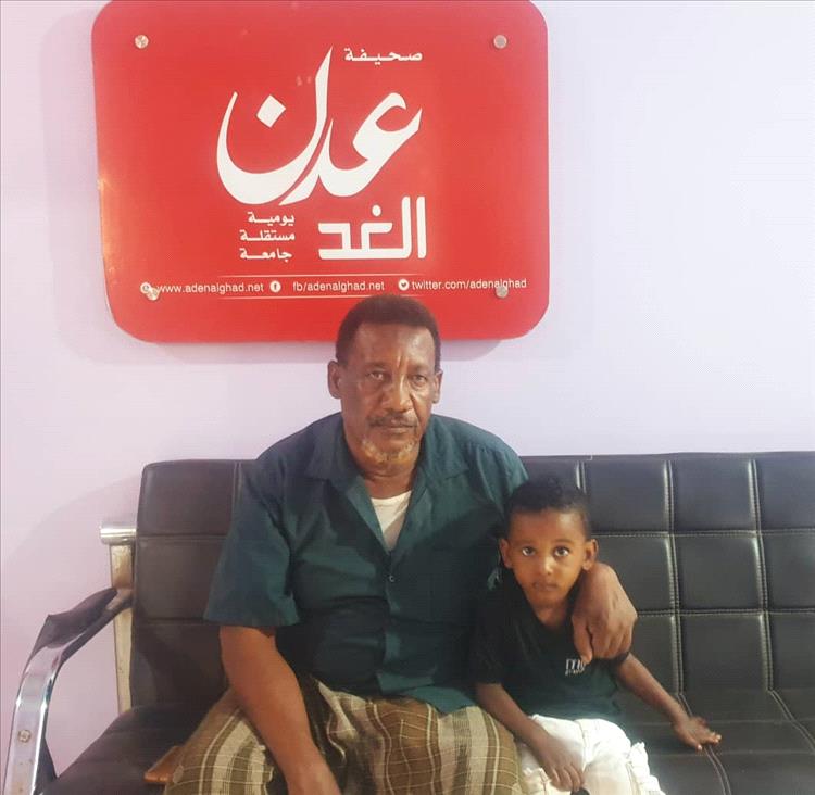 والد الشاب راضي عليان يطالب بالقبض على قاتل ابنه الهارب منذ أشهر بلحج