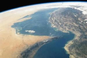 هل تستطيع إيران إغلاق مضيق هرمز؟ وكيف سيؤثر ذلك على العالم؟