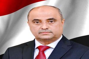 رئيس الوزراء سالم بن بريك يعود إلى عدن برفقة رئيس مجلس القيادة ويؤكد: نُدرك حجم التحديات وسنعمل لتخفيف معاناة شعبنا