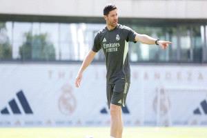 معركة الهلال.. ألونسو بين ضيق الوقت وهوية الريال