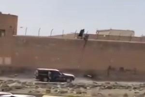 في وضح النهار.. هروب خمسة سجناء مدانين بالقتل من سجن ذمار بتسهيل من قيادات حوثية