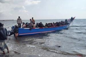 وصول قاربين على متنهما 350 مهاجراً غير شرعي إلى ساحل كيده بشبوة