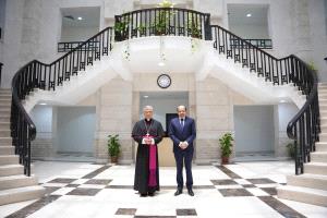 سفير الفاتيكان غير المقيم لدى اليمن يزور عدن ويلتقي وزير الخارجية