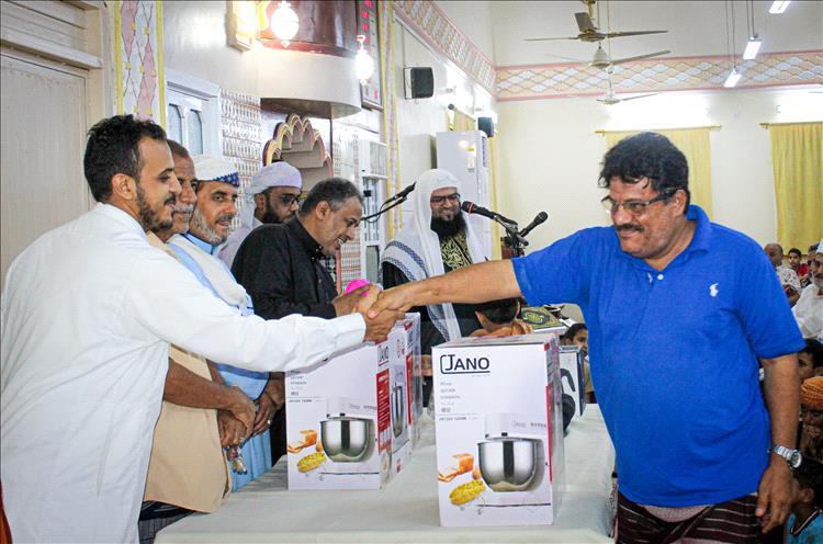 مسجد الإمام مالك بعدن يكرّم الفائزين في المسابقة الثانية