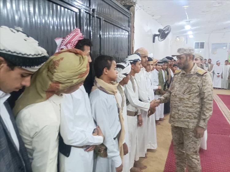 رئيس هيئة الأركان الفريق الركن صغير بن عزيز يكرّم 100 حافظ للقرآن بمأرب