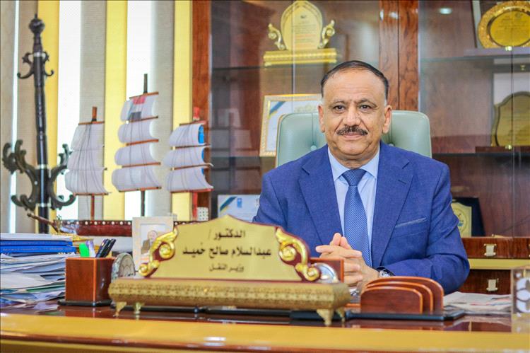 وزير النقل يهنئ موظفي الوزارة وعمال الوطن بمناسبة عيد العمال العالمي