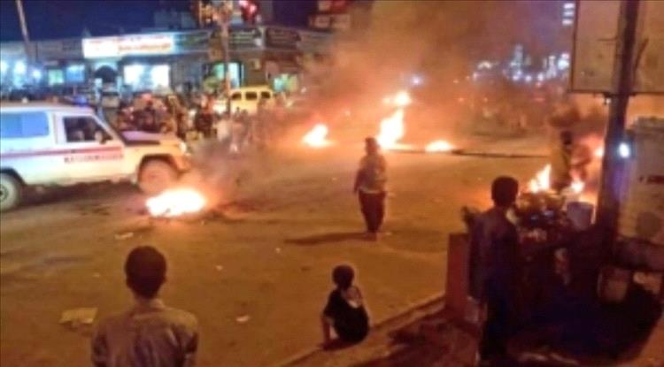 تجدد الاحتجاجات بسبب انقطاعات الكهرباء بعدن