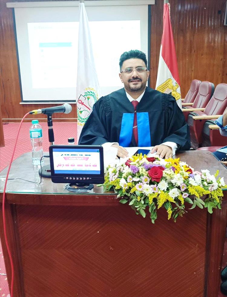 الإعلامي أحمد هاشم السيد ينال درجة الماجستير بامتياز من جامعة المنصورة وتوصية بطباعة رسالته العلمية