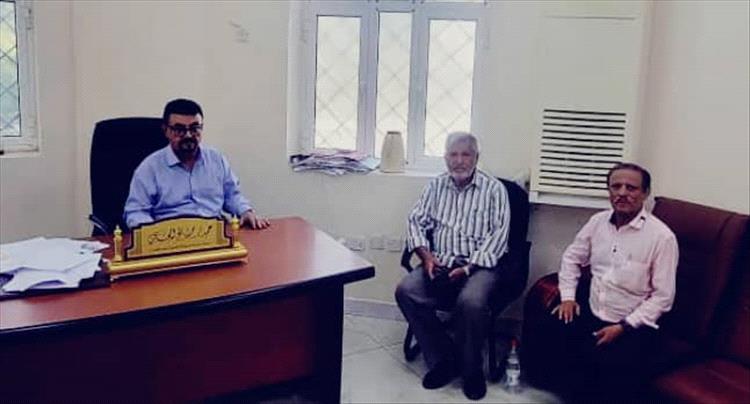 اللواء جبيران والكعبي يطلعان على سير عمل الهجرة والجوازات خور مكسر