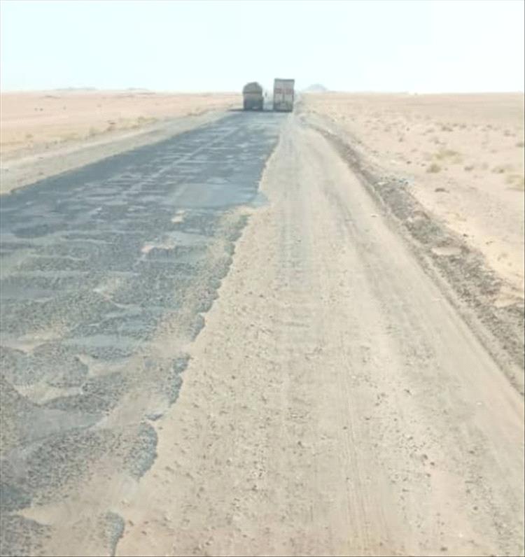 سائقو نقل المحروقات يناشدون سلطان العرادة إصلاح طريق صافر – المحافظات المحررة