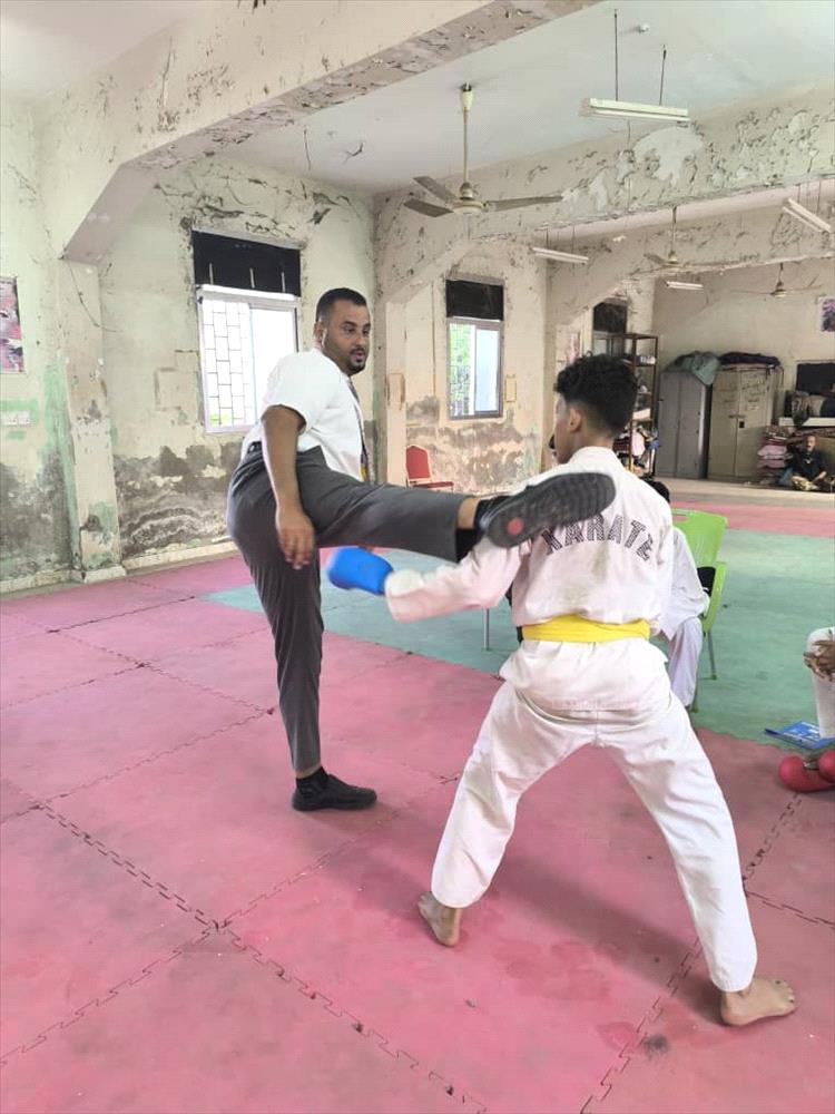 لليوم الثاني على التوالي... استمرار الدورة التدريبية للحكام والمدربين في الكاراتيه بعدن