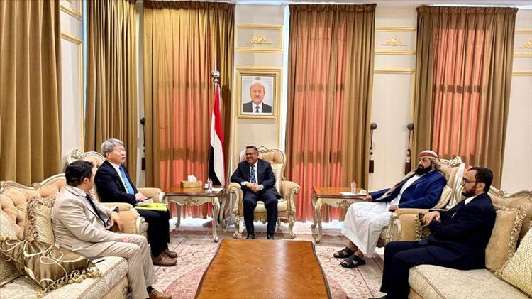 رئيس مجلس الشورى يبحث مع سفير جمهورية كوريا مستجدات الأوضاع على الساحة الوطنية