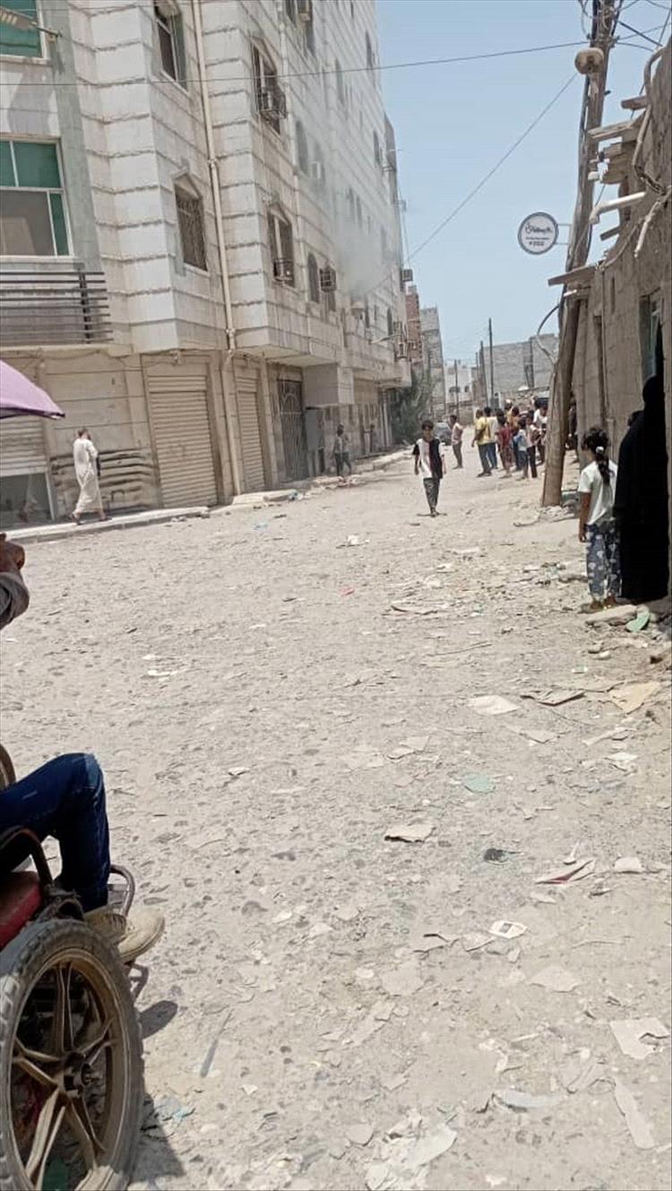 عدن.. نشوب حريق في شقة بالمنصورة