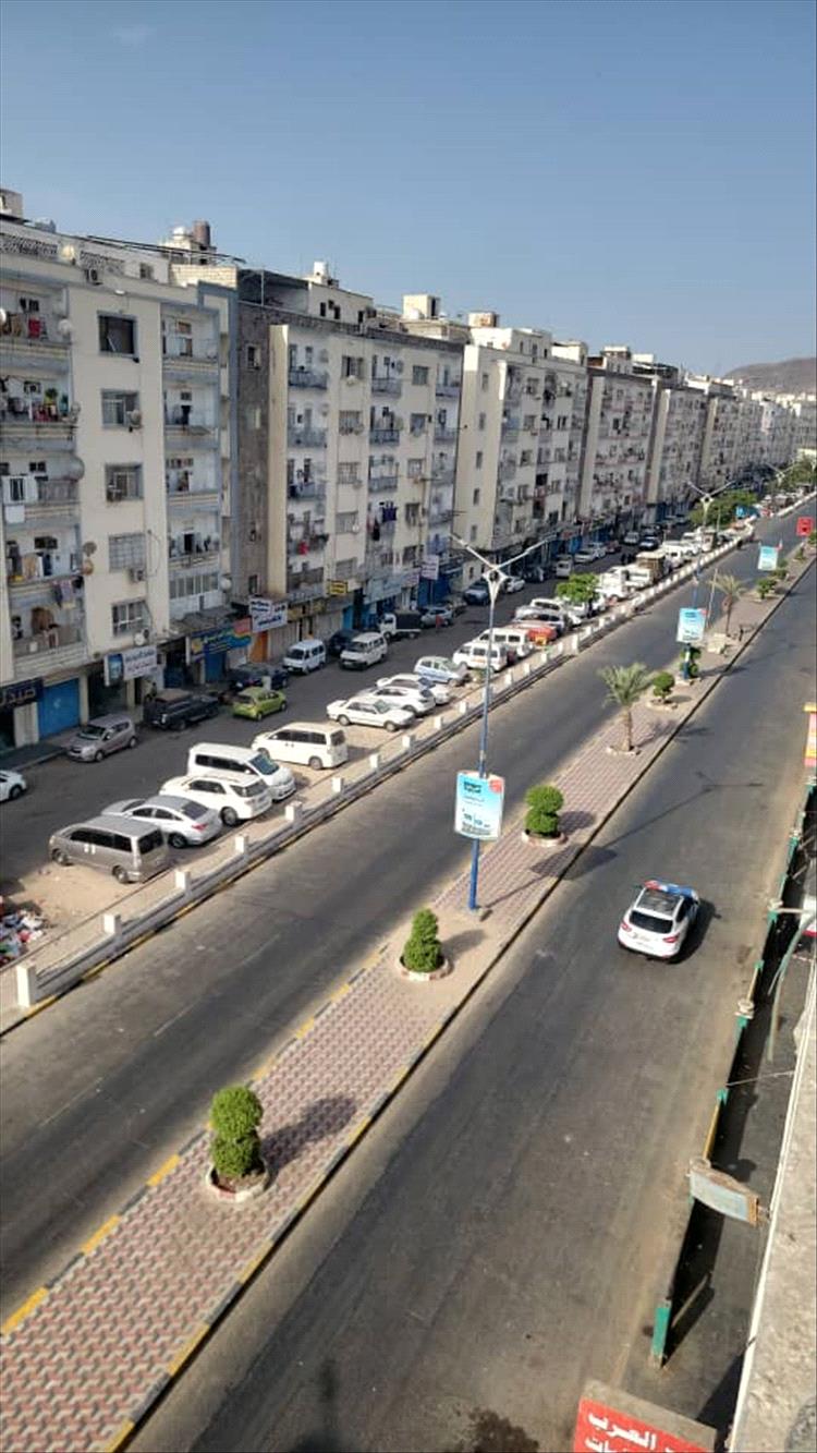 انتشار أمني مكثف في شارع مدرم بالمعلا