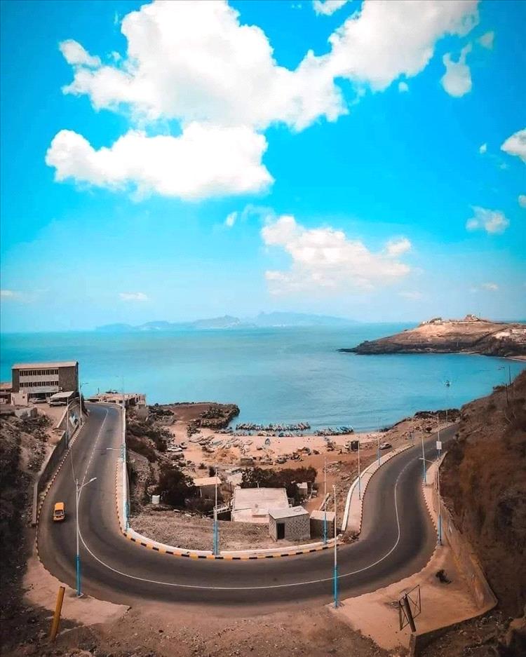مكتب السياحة بعدن يحذر الأهالي من السباحة خلال هذه الأشهر