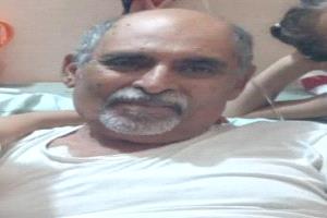 مدير الصحة بأحور يعزي مدير عام المديرية بوفاة شقيقه