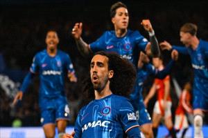 تشلسي وأستون فيلا يفوزان على مانشستر يونايتد وتوتنهام في الدوري الانجليزي