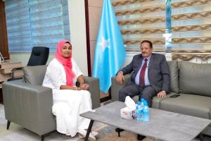 سفير اليمن يلتقي وزيرة شؤون الأسرة وحقوق الإنسان الصومالية