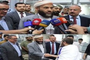 وزير الأوقاف يدشّن أولى رحلات الحجاج اليمنيين إلى الأراضي المقدسة للعام 1446هــ