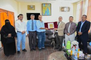 تقديرًا لجهوده في خدمة التعليم والبحث العلمي،،
جامعة عدن تُكرِّم الدكتور محمد صالح عُبادي