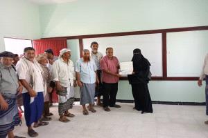 مدرسة زايد بن سلطان تكرّم مؤسسة الخضيرة للتنمية تقديرا لمساهمتها في بناء فصول دراسية
