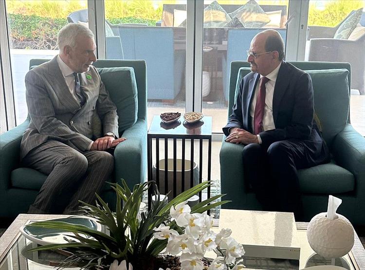 وزير الخارجية يبحث مع مسؤول في المفوضية الأوروبية تعزيز التعاون ودعم البرامج الإنسانية والتنموية