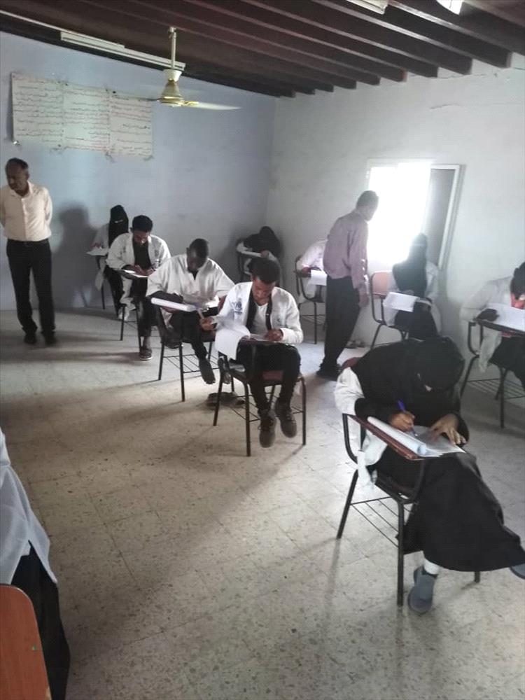 كلية المجتمع بمضاربة لحج تبدأ سير امتحانات الفصل الدراسي الأول وسط أجواء هادئة ومنظمة