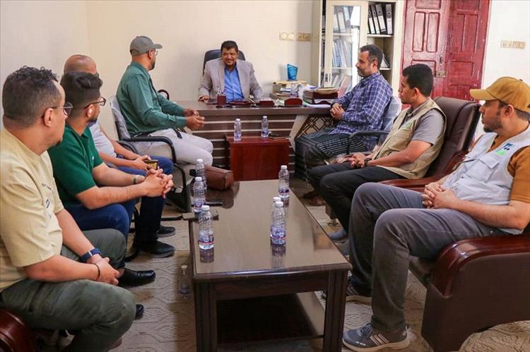 أمين محلي المهرة يؤكد أهمية دعم ذوي الاحتياجات الخاصة ويشيد بمشروع التمكين الاقتصادي