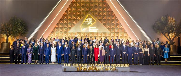 رئيس مجلس القيادة يشارك في افتتاح المتحف المصري الكبير بحضور دولي حاشد