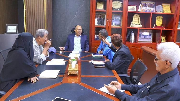 نائب وزير الصناعة والتجارة يترأس اجتماعاً لمناقشة ضبط الأسعار واستقرار الأسواق والحد من أي ممارسات احتكارية