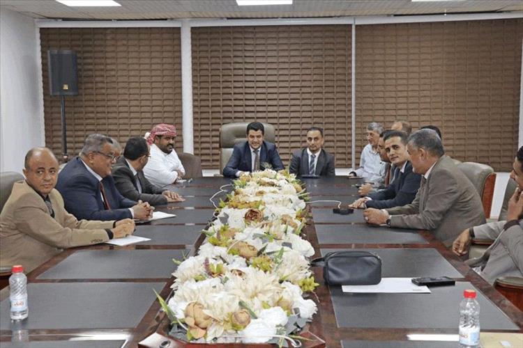 اجتماع يناقش سير تنفيذ الآليات التنظيمية والضوابط المعتمدة من لجنة تمويل الواردات