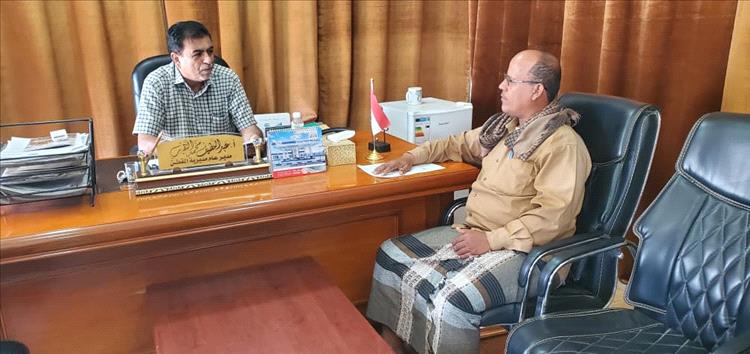 مدير عام مديرية القطن يلتقي مدير مكتب الإحصاء ويتسلم الإصدار الجديد من كتاب الإحصاء