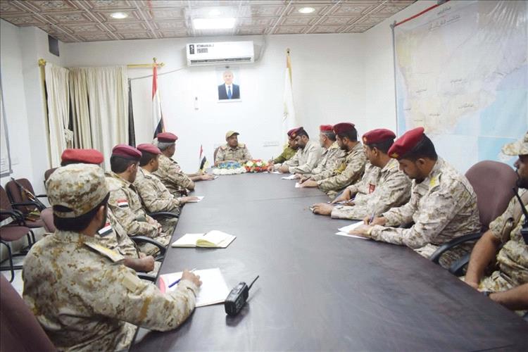 قائد المنطقة اللواء حنتف يلتقي شعبة التدريب وأركانات التدريب بالوحدات