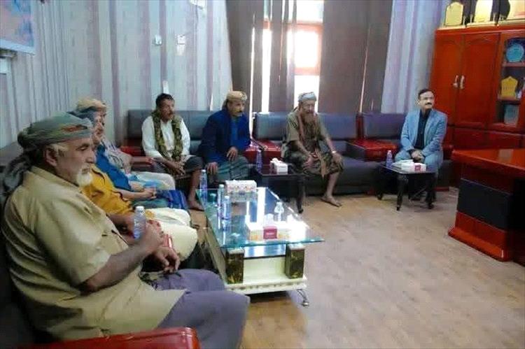 لقاء يجمع محافظ شبوة بقبائل لقموش لبحث قضية اعتقال الشيخ صالح القميشي