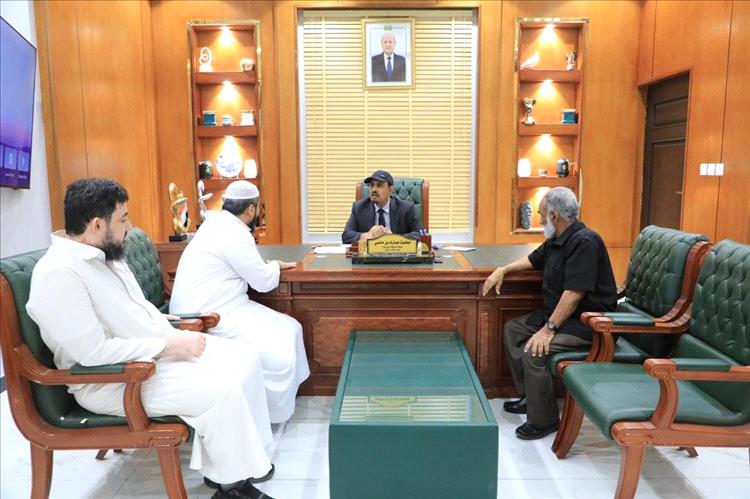محافظ حضرموت الأستاذ مبخوت بن ماضي يبحث مع المسؤولين في مركز الكلى ومؤسسة نهد آليات تطوير المركز