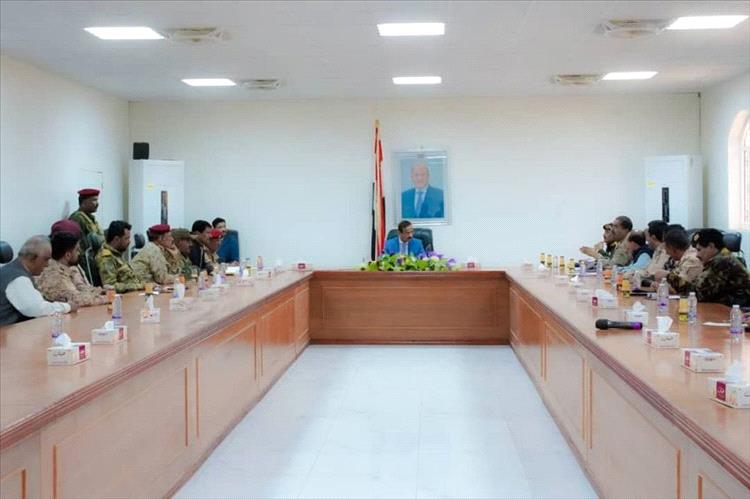 امنية شبوة تناقش عدداً من القضايا المتصلة بعمل الاجهزة الامنية بالمحافظة