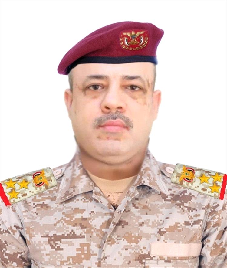 قائد اللواء 39 مدرع يعزي رئيس  عمليات اللواء الرابع حماية رئاسية بوفاة والدته