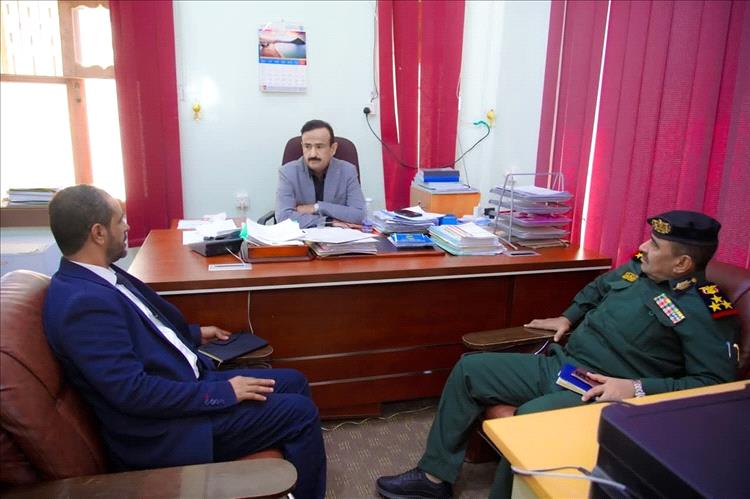 المحافظ بن الوزير يتابع مشروع تأهيل 11 مستشفى بتمويل الإمارات