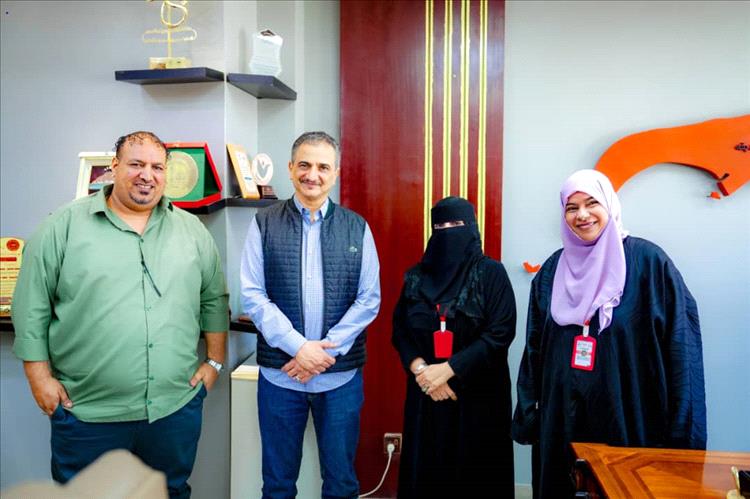 محافظ عدن يشيد بمشروع سوق النساء الشعبي كخطوة نحو تمكين المرأة اقتصاديا