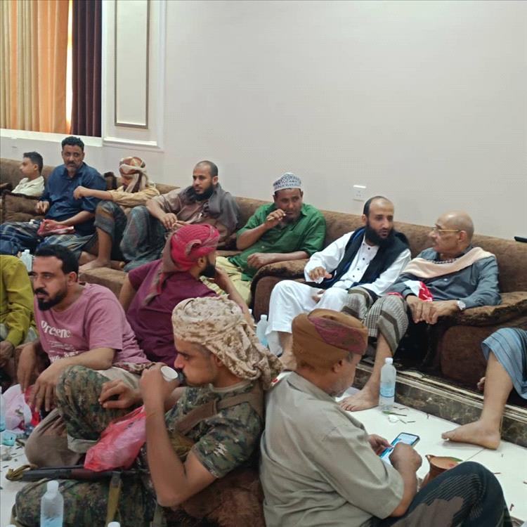 المناضل السفير أحمد عبدالله المجيدي يعزي في وفاة العقيد حسن ردمان يفوز الشعبي