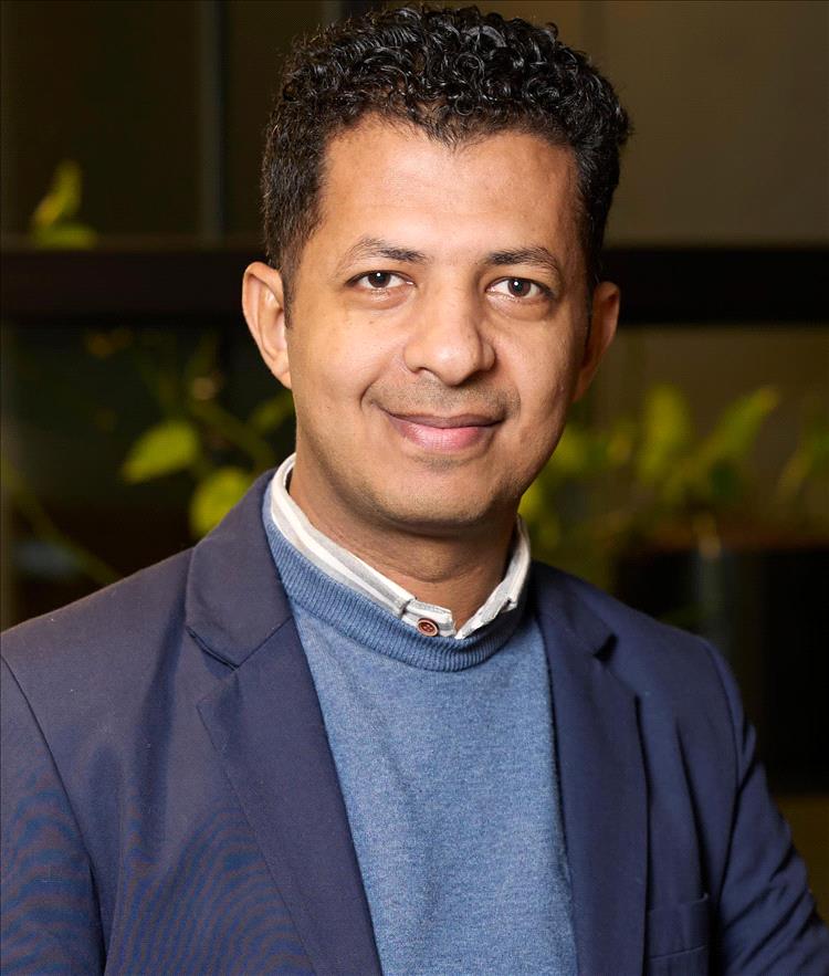 موظف أممي سابق: اعترافات الحوثيين بالـ”خلية التجسسية” مليئة بالتناقضات وتضليل للرأي العام