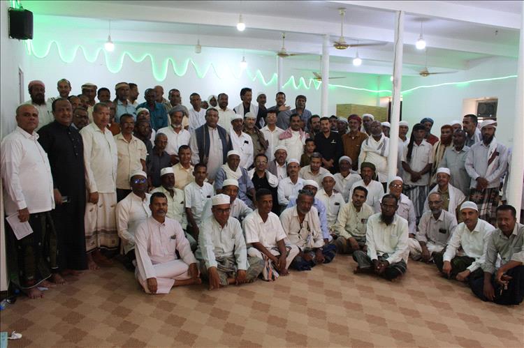 ذكريات الثانوية العامة بسيئون: زملاء الدفعة للعام 1993/92 يلتقون بمنطقة الغرفة