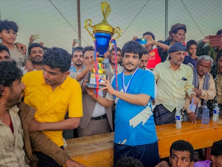 حبيل المسجد بطلآ وكفاح آل باعش وصيفا لبطولة ١٤ أكتوبر لكرة القدم للفرق الشعبية بمديرية الوضيع