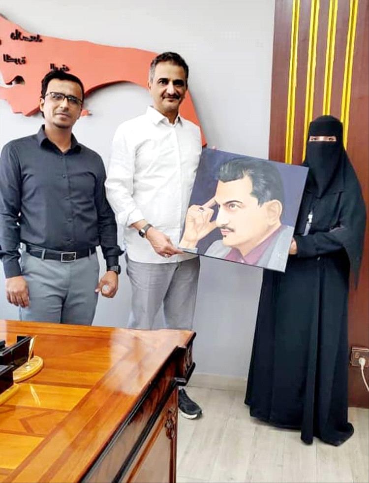 محافظ عدن يستقبل الشاعرة و الفنانة التشكيلية نادية المفلحي