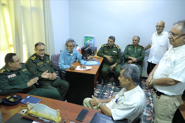 لجنة من وزارة الداخلية تتفقد مصلحة الأحوال المدنية بعدن