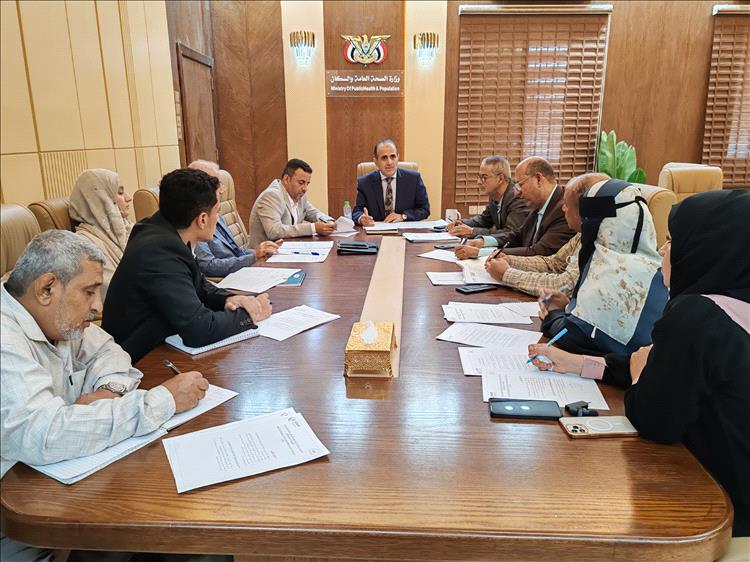 وزير الصحة يرأس اجتماع اللجنة الإشرافية للملتقى العلمي الثاني لمكافحة مقاومة مضادات الميكروبات