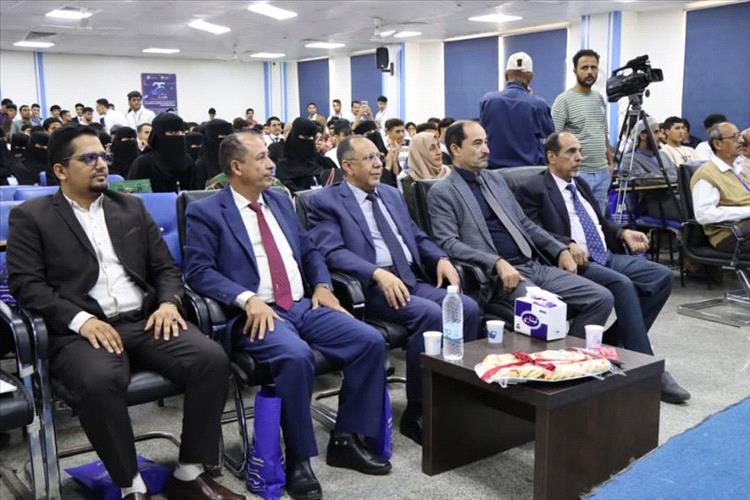 وزير الصناعة يؤكد أهمية المحاسبة في تعزيز الشفافية والتنمية الاقتصادية