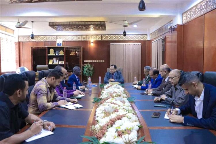 الوزير السقطري يبحث مع منظمة العون تنفيذ مشاريع تنموية في القطاعين الزراعي والسمكي