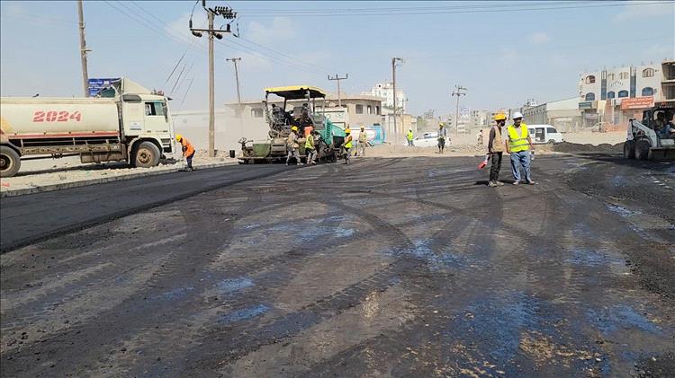 مدير عام المنصورة يتفقد الأعمال النهائية بمشروع إعادة تأهيل شارع الخمسين