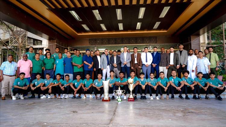 المحافظ لملس يستقبل فريق وحدة عدن المتوّج ببطولة دوري عدن الممتاز ويؤكد دعمه لاستمرار النشاط الرياضي